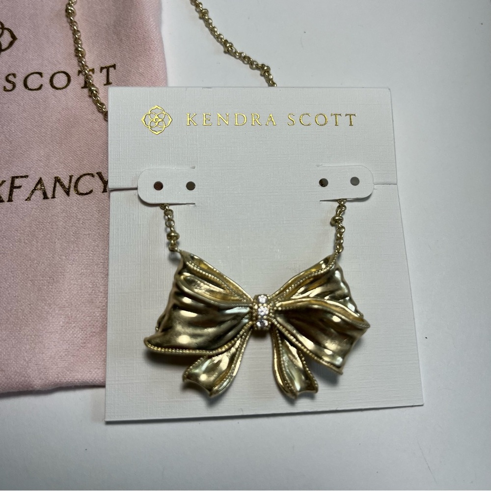 🎀Kendra Scott x Love Shack Fancy Gold Bow Necklace in White Crystal✨ - Picture 2 of 12